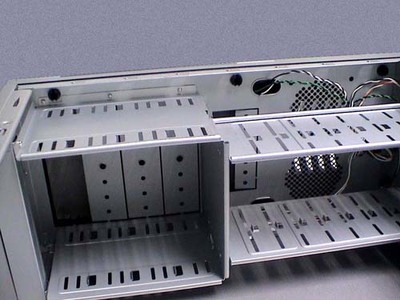 晶瑩的空間——HKC月光騎士8007機(jī)箱通訊設(shè)備評(píng)測